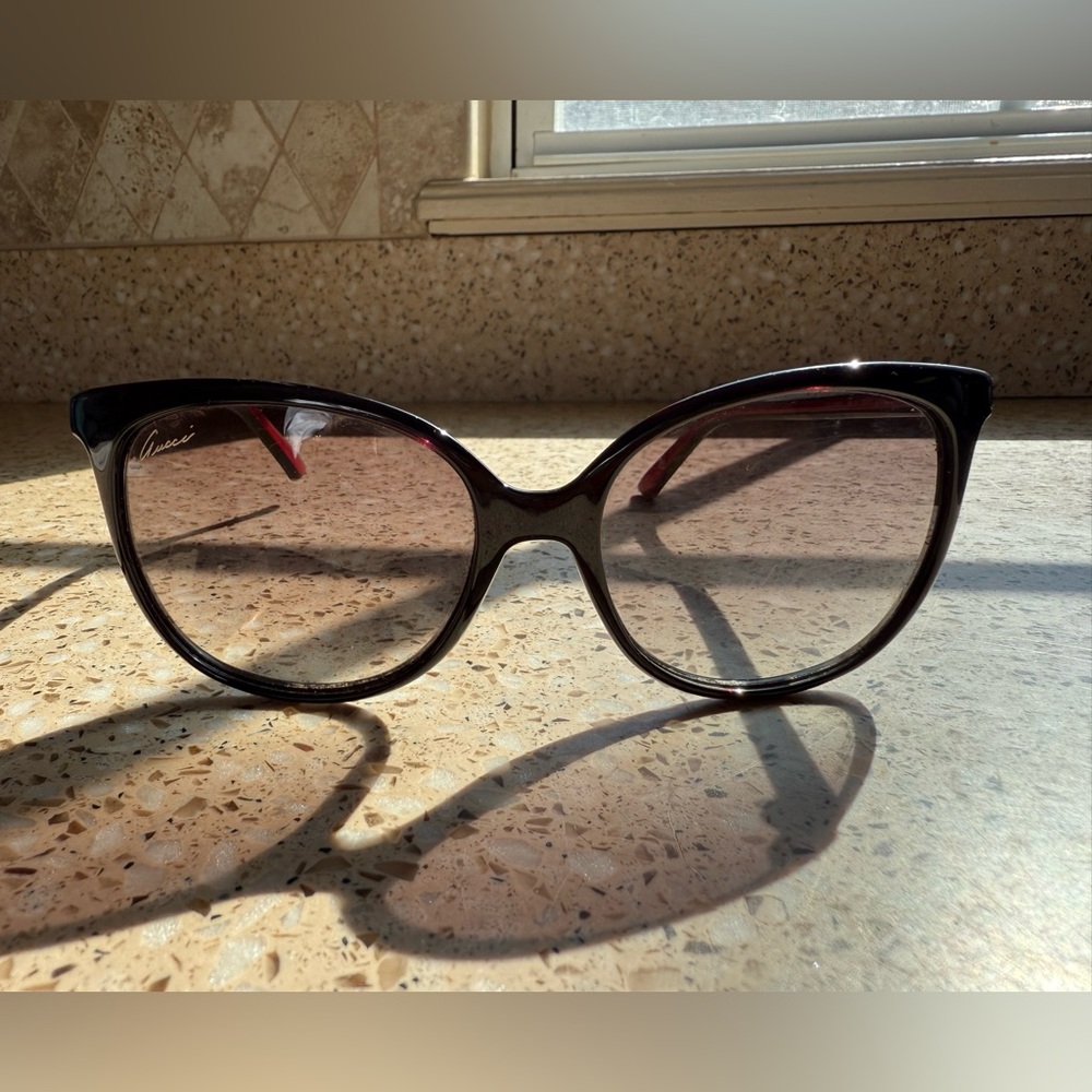 Gucci Womens Black Cat-Eye Sunglasses
